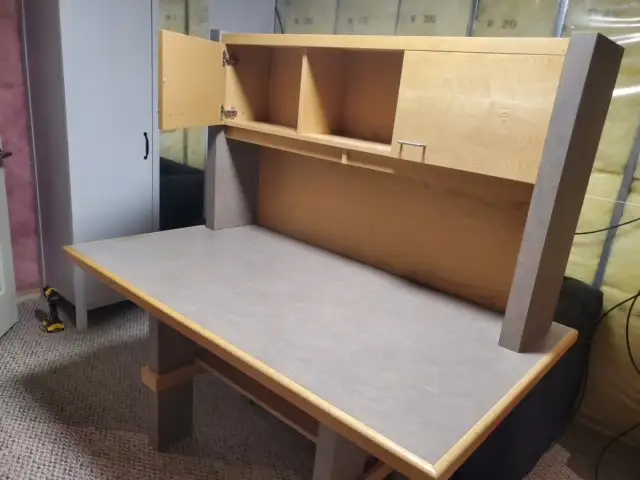 Custom made desk w/hutch in Desks in Strathcona County - Image 4