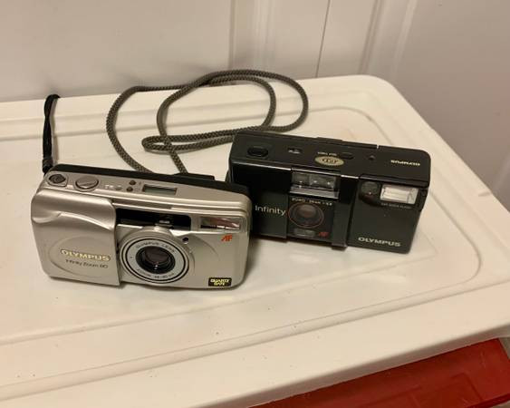 Olympus Infinity Zoom 80 QD Point & Shoot Film Camera in Cameras & Camcorders in Tricities/Pitt/Maple