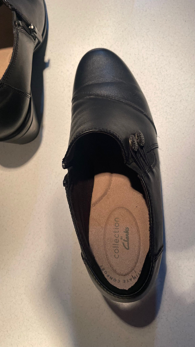 Clarks size 8 in Women's - Shoes in Brandon - Image 3