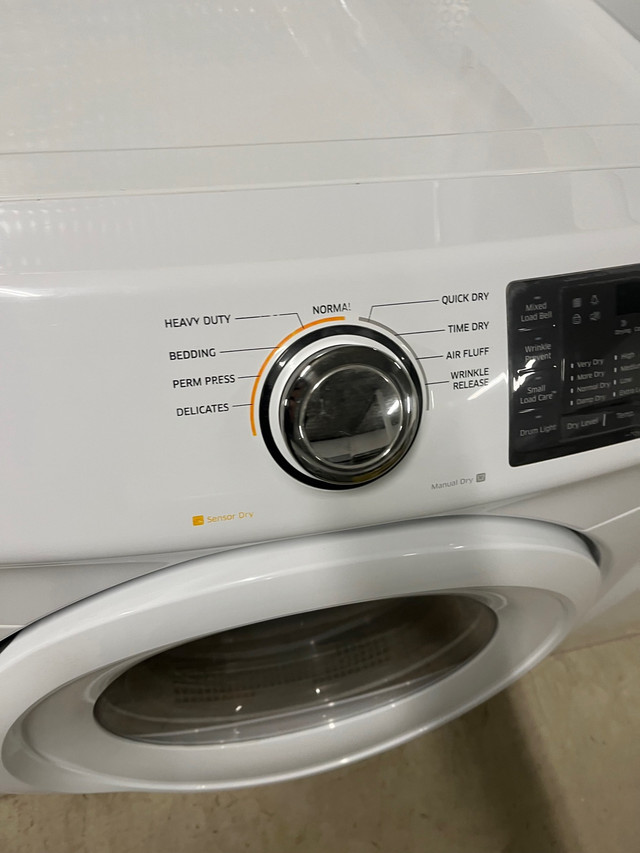  Samsung white electric dryer big drum in Washers & Dryers in Stratford - Image 3