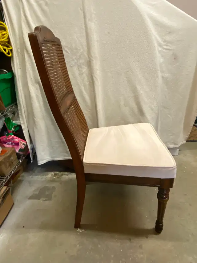 SOLD - Dining room chairs, set of 6 in Dining Tables & Sets in City of Halifax - Image 3