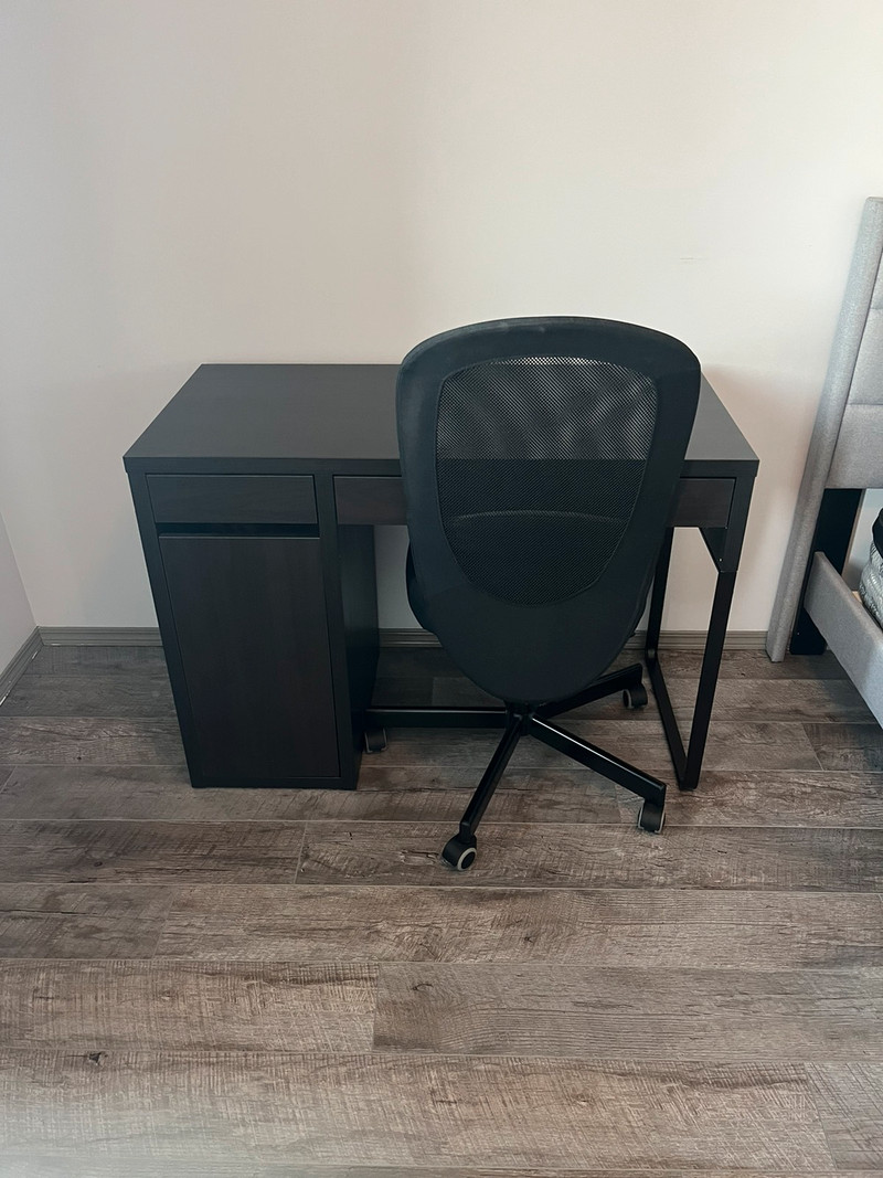 IKEA MICKE Desk and FLINTAN office chair Desks Winnipeg Kijiji