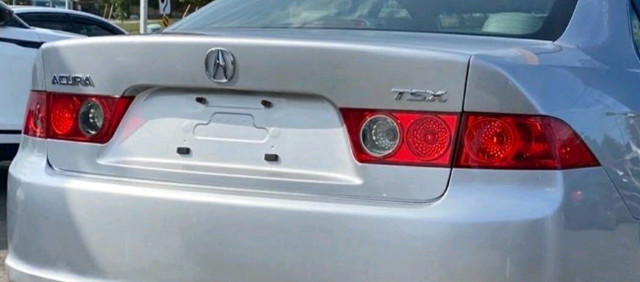 Acura Tsx trunk lid 2004 in Auto Body Parts in Barrie - Image 3