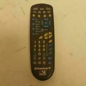 One For All Cinema 7 URC-7200B00 Remote Control in General Electronics in City of Montréal - Image 2