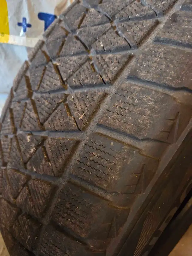 2 Bridgestone Blizzak winter tires in Tires & Rims in Oshawa / Durham Region - Image 3