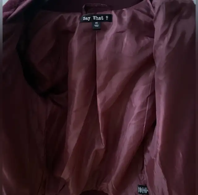 Beautiful faux fur bomber jacket in Women's - Tops & Outerwear in Cape Breton - Image 6