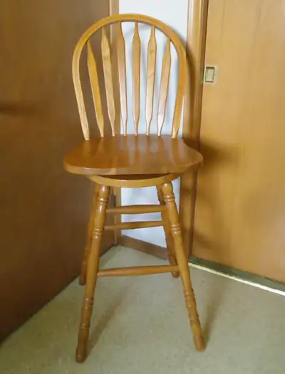 LIKE NEW ! HIGH WOODEN SWIVEL SEAT BAR / COUNTER STOOL WITH BACK, View more