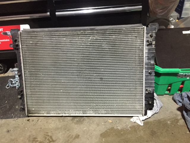 Audi B7 S4 Main radiator in Auto Body Parts in Calgary - Image 2