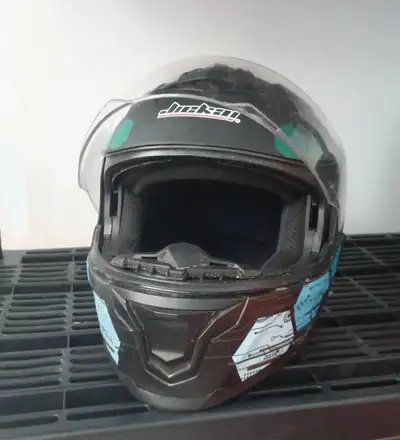 Casque.., View more