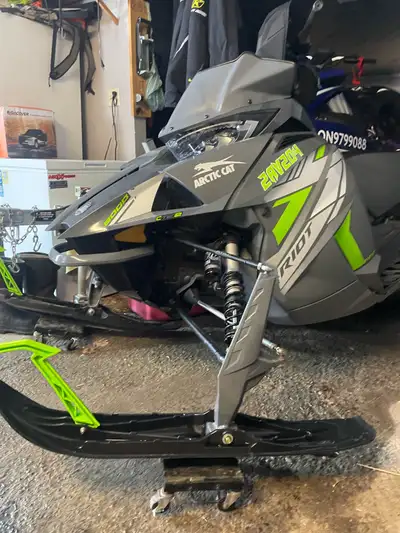 2022 8000 riot ATAC suspension Fox IQS shocks 5000KM $9000.00 Or trade for seadoo