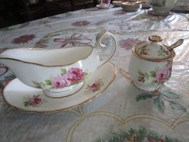 Royal Albert AMERICAN BEAUTY china set, Service for 4 in Arts & Collectibles in Cole Harbour - Image 2