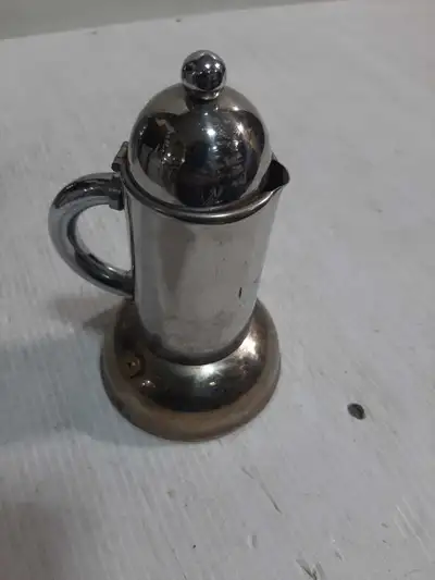 Brew a taste of Italy with this vintage Bialetti Moka Pot! This stovetop espresso maker is a classic...