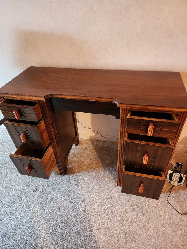 Solid Wood Desk in Desks in Norfolk County - Image 2