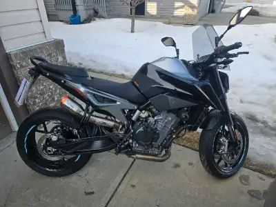 2018 ktm 790 duke. Shows 9000km but speedo is out 5% so it's closer to 8500. Lady driven. Comes with...