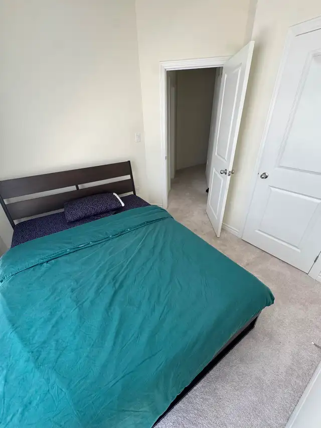 Room For Rent in Brampton
