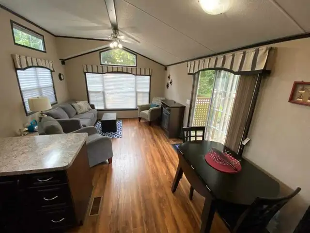 Park Model Trailer near Goderich in Park Models in Grand Bend - Image 6