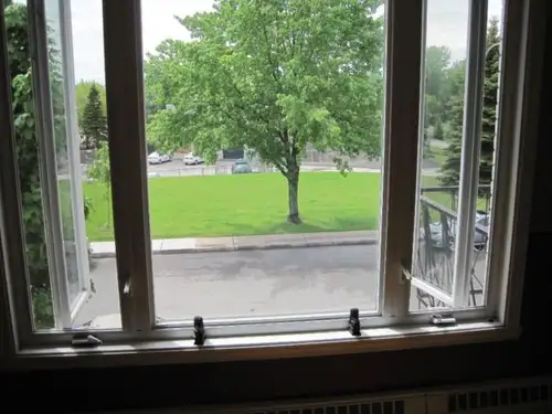 Immediate occupation as of July1, 2026 Actual address: 179 90e Avenue, Lasalle, H8R 2Z5 Apartment 3:...