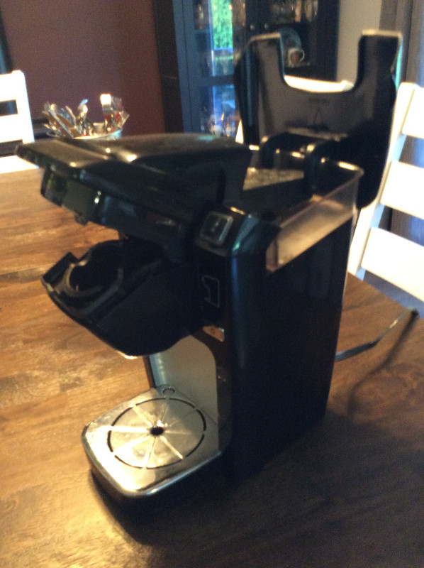 Keurig Compact Single Cup Coffee Maker in Coffee Makers in Hope / Kent - Image 2
