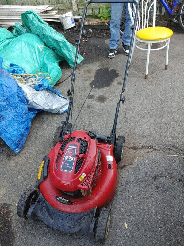 6.75 Horsepower Craftsman Lawn-Mower in Hand Tools in St. Catharines