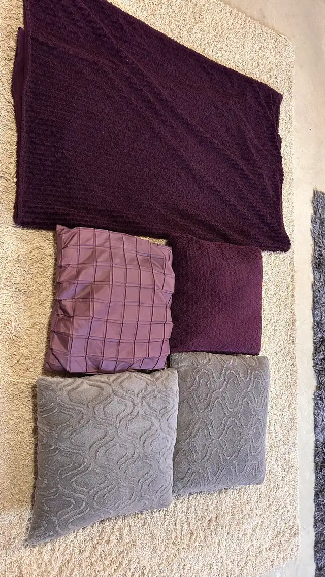 Decorative Pillow and Throw Set