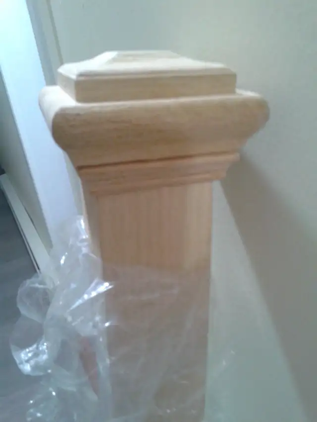Colonial Oak Staircase Newel Post – 2.5" x 2.5" x 41.5" in Windows, Doors & Trim in Saint John - Image 3