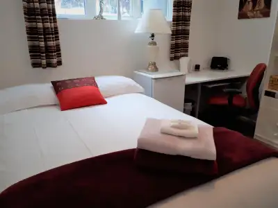 GREAT ALTERNATIVE TO HOTEL. PRIME LOCATION STEPS AWAY FROM ALL AMENITIES ! EXCELLENT HOME AWAY FROM...