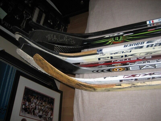 Collect. of NHL Hockey Stick Leafs  Phaneuf Ward Arkupov in Arts & Collectibles in City of Toronto - Image 2