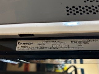 Panasonic NNSG616B 1.3 cu.ft. Countertop Microwave Oven in Microwaves & Cookers in Kelowna - Image 4