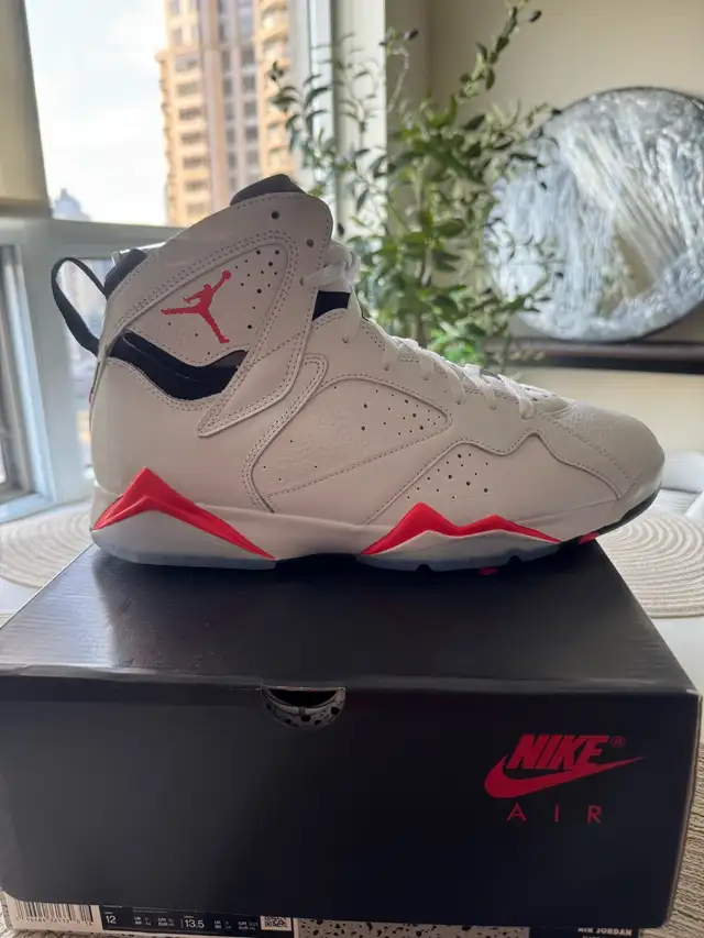 JORDAN 7 RETRO in Men's Shoes in Mississauga / Peel Region - Image 2