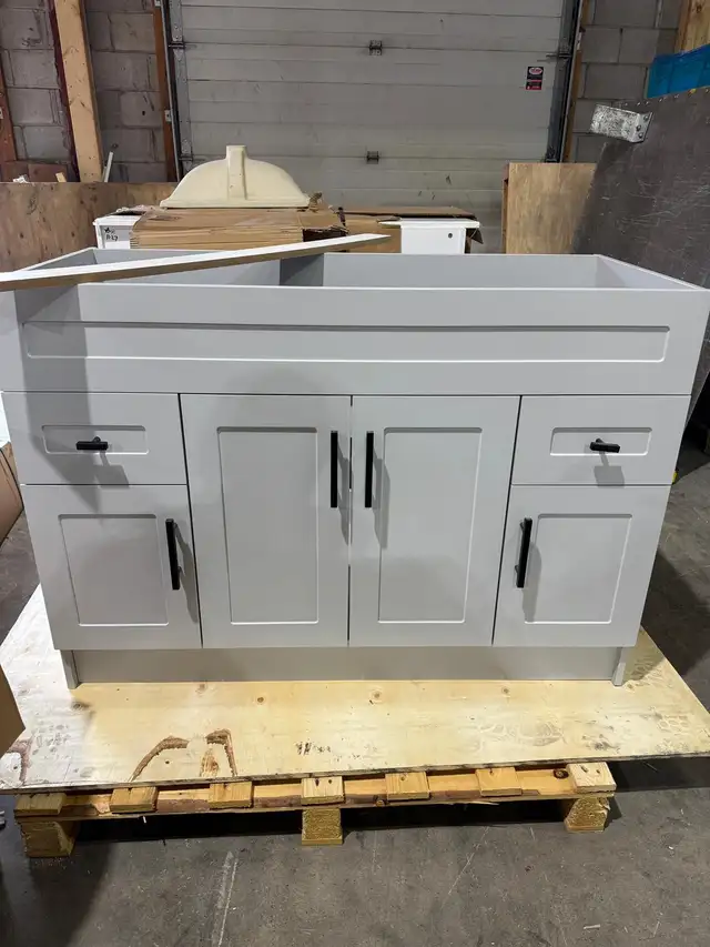Bathroom vanities LED mirrors in Home Décor & Accents in Oakville / Halton Region - Image 6