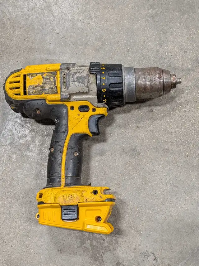 Dewalt drill in Power Tools in Winnipeg - Image 3