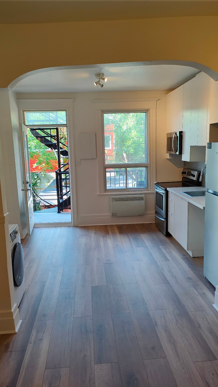4 1/2 rénové (2 pièces doubles) au coeur de Villeray! — photo 1