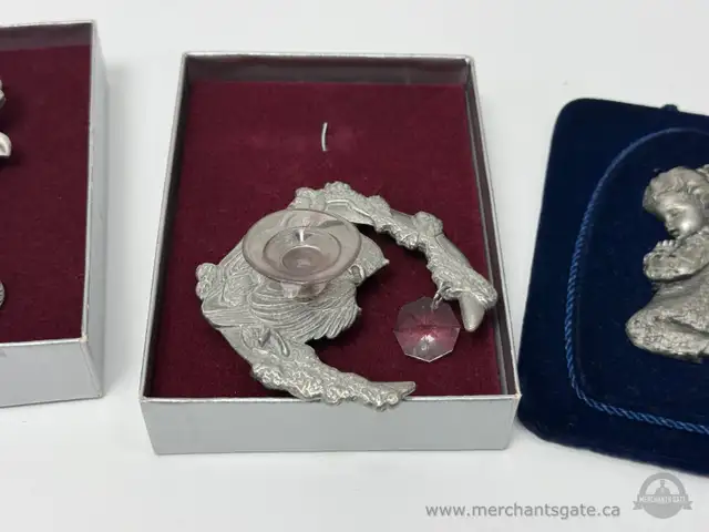 Set of Four Pewter Window and Wall Decor in Home Décor & Accents in Ottawa - Image 5