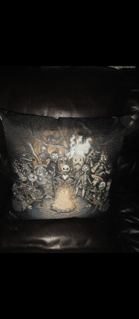THE NIGHTMARE BEFORE CHRISTMAS - GOTH/HORROR -  PILLOW