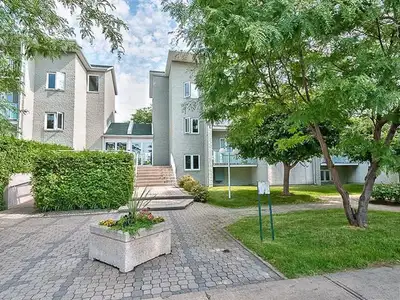 CONDO 310 Très beau condo aménagé avec goût de 700 pi/carré situé au 3e et dernier étage de l’immeub...