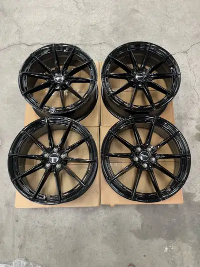 Selling a brand new set of 5x112 20 inch rims made by vortec wheels. Serious buyers only please, pic...