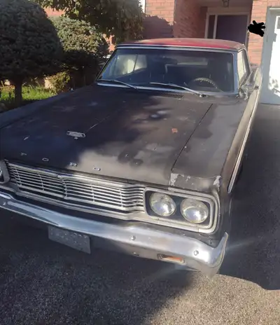 Project car. 302 automatic. Spare chrome and body parts. Runs and drives.