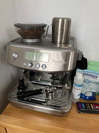Breville Barista Express Pro - like new, pickup in Montreal