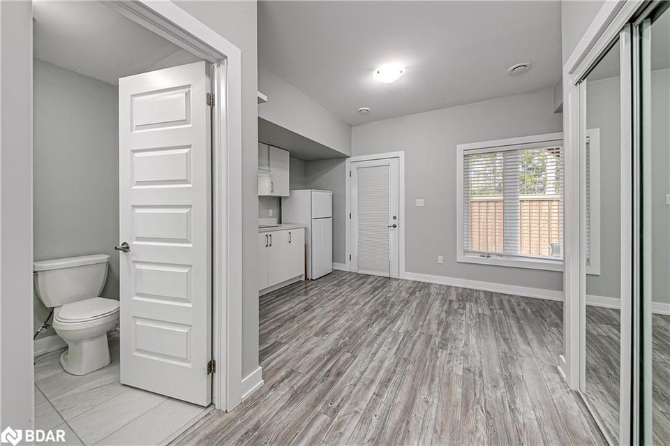 Bachelor Suite for Rent 5