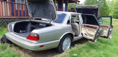 Misc jag xj6 parts. : 95% complete parts car ,as is on blocks now, no storage for it,no wheels,need...