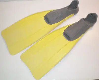 Cressi and Body Glove Pro & Rec Fins, View more