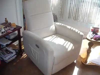 Fauteuil bercant pivotant et inclinable electrique, View more
