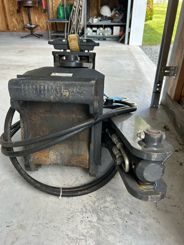 Bobcat Hydra Tilt570608482696581121
