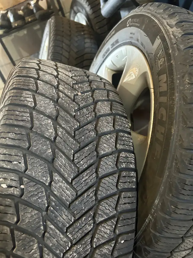 Snow Tires 235/55/R18 in Tires & Rims in Pembroke - Image 3