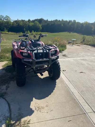 Red Yamaha grizzly Runs great