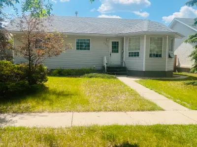 Basement suite For Rent In Camrose