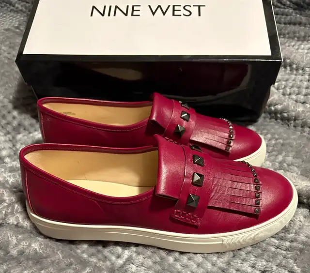 NIB Women's Leather Nine West Studded Slide-On Magenta Shoes 7.5 in Women's - Shoes in Calgary - Image 3