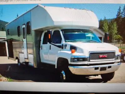2006 custom built GMC 4x4 motorhome, 5500 series, 4x4, Duramax Diesel, Crew Cab, Driven only 10,000...