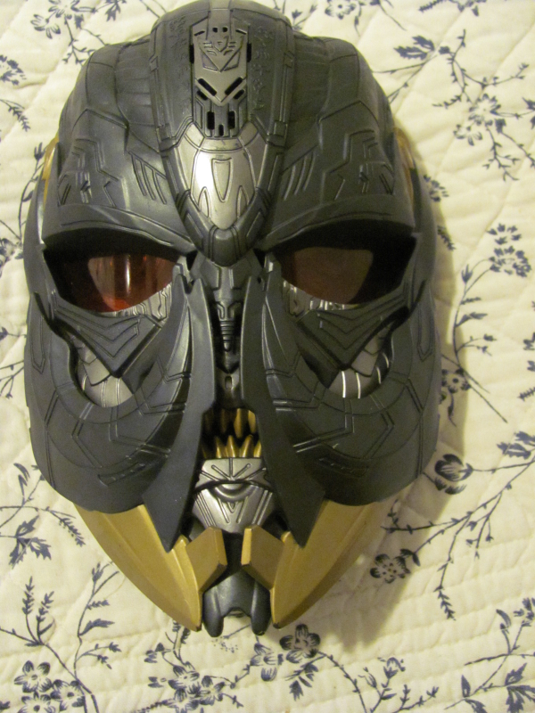 Megatron Mask in Arts & Collectibles in Edmonton - Image 2
