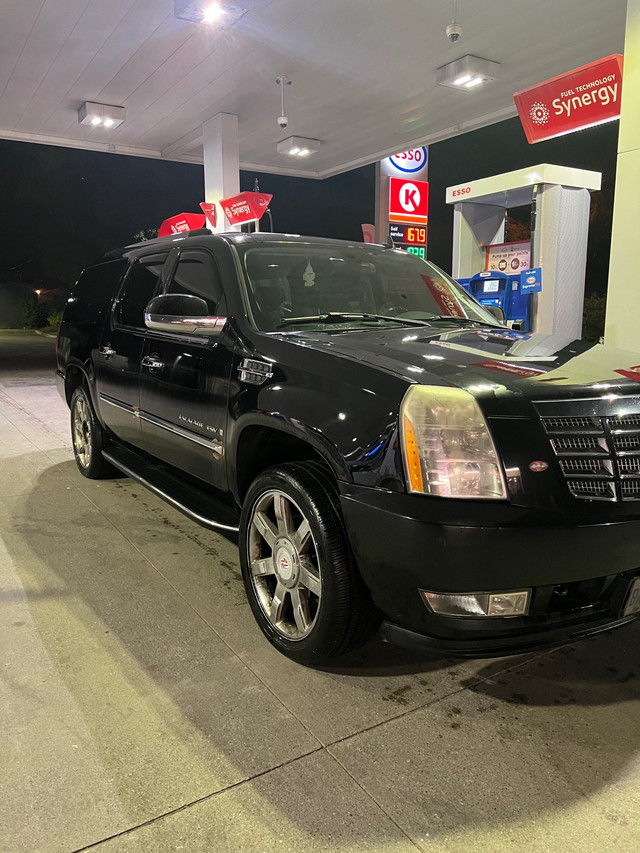 2007 Cadillac Escalade Esv in Cars & Trucks in City of Toronto - Image 2